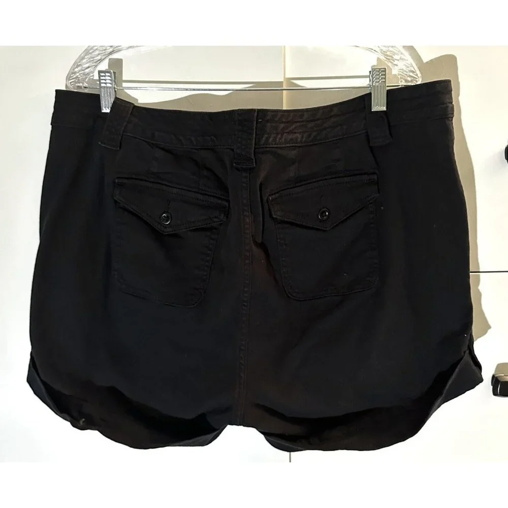 Torrid Shorts 18 Feel the Fit Black Denim Jeans Rolled Cuff Mid Rise Stretch - Picture 4 of 5